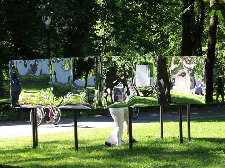 Paviljongene speiler parken - utenpå og inni. Foto: Liv Osmundsen, DKH